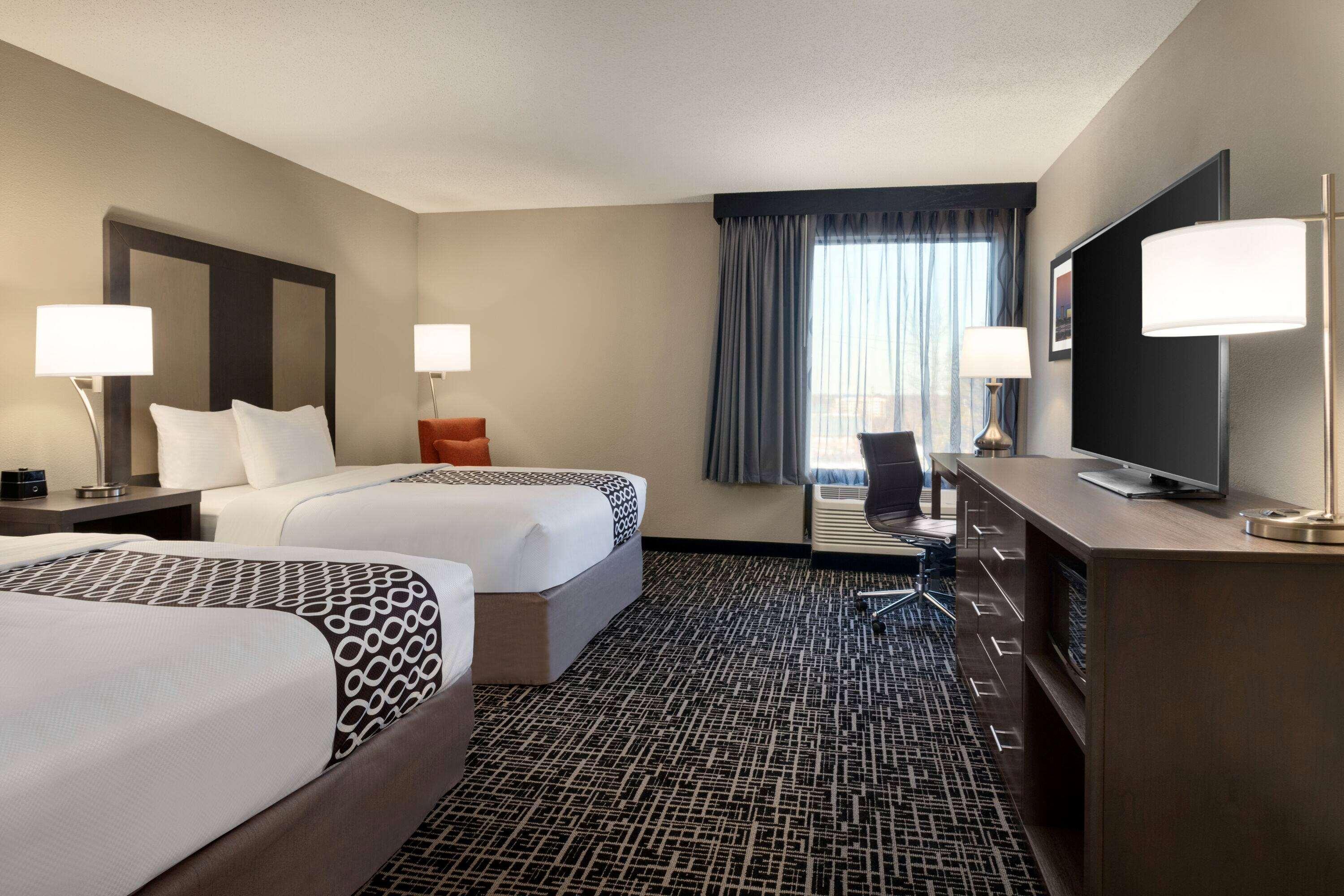 La Quinta Inn & Suites By Wyndham St Louis Route 66 Windsor Springs Eksteriør billede