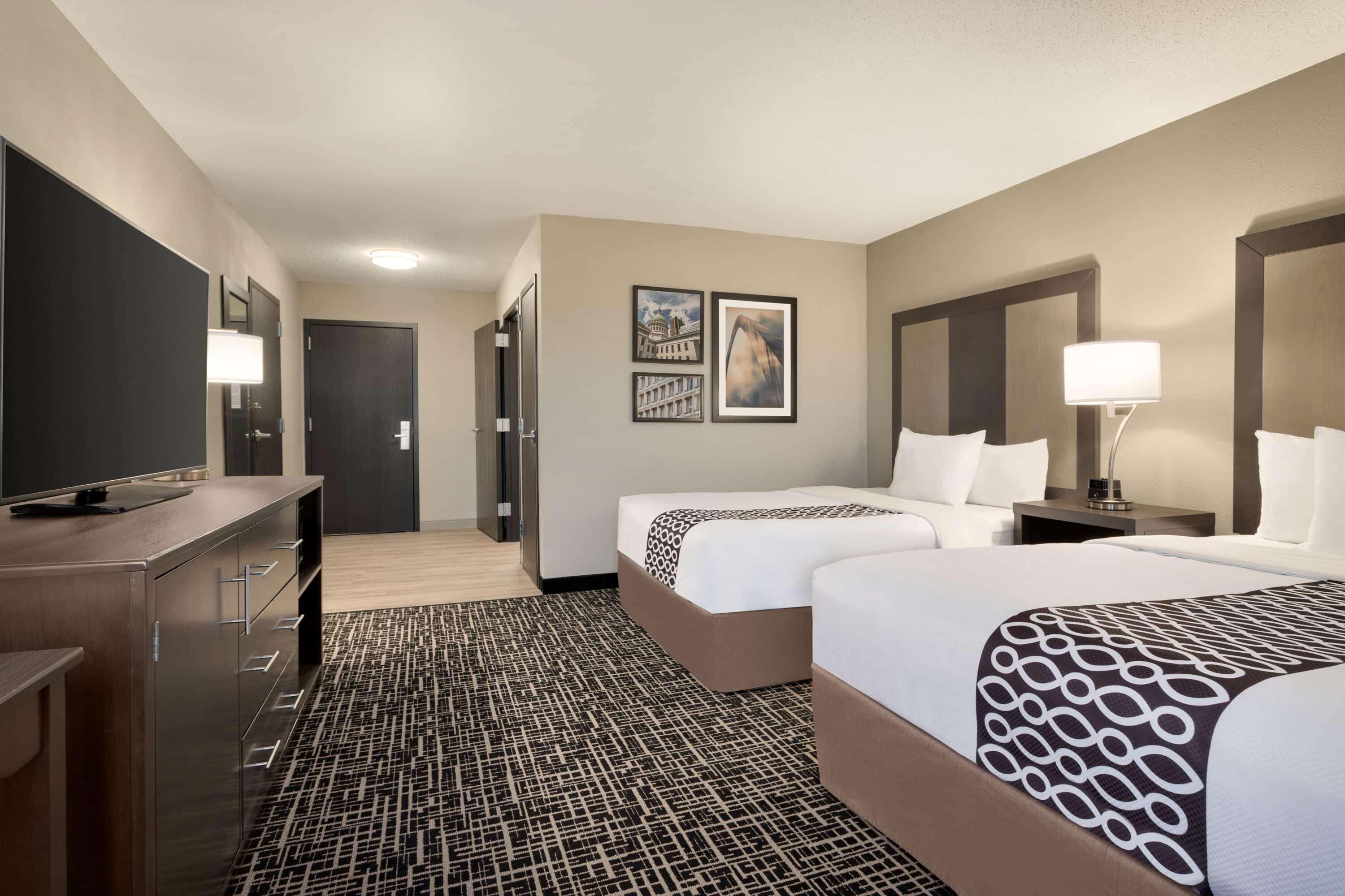 La Quinta Inn & Suites By Wyndham St Louis Route 66 Windsor Springs Eksteriør billede