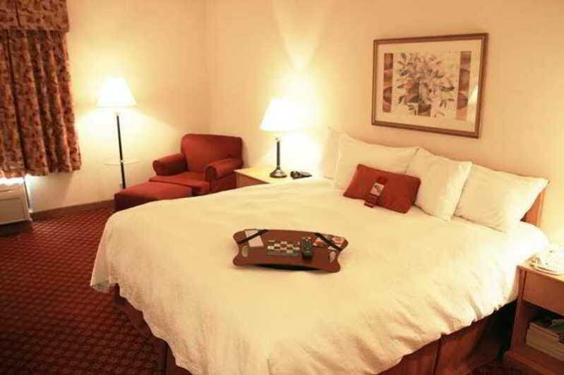 La Quinta Inn & Suites By Wyndham St Louis Route 66 Windsor Springs Eksteriør billede
